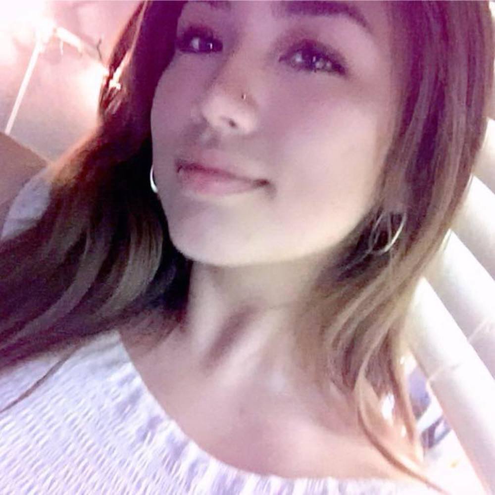 Meet your Posher, Eezabella